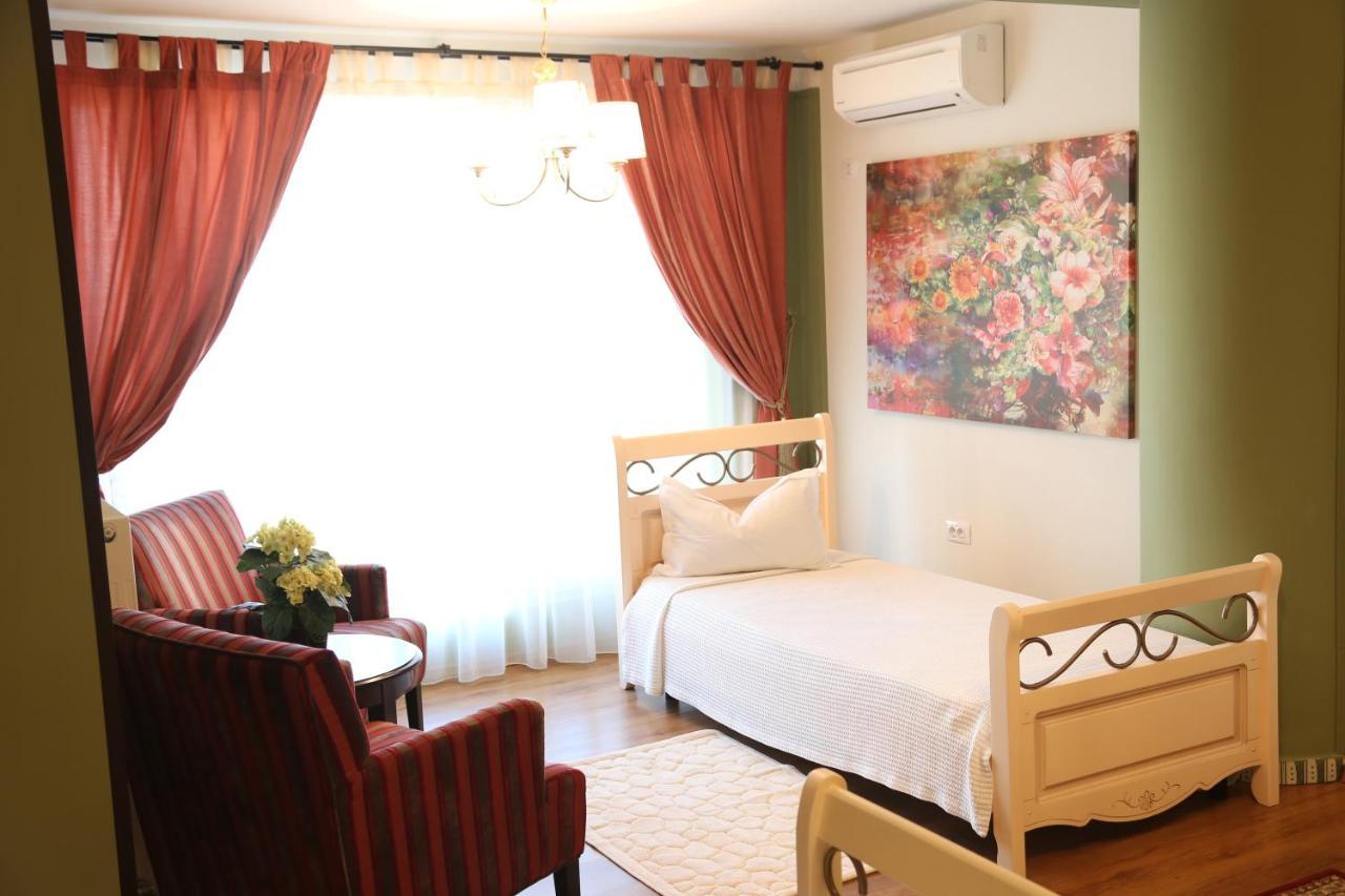 Boutique Vila White Duchess Năvodari Exterior foto